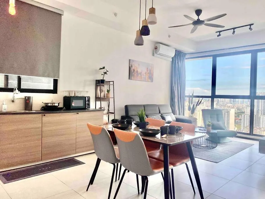 Jelutong Urban Suites #High Floor View #Infinity Pool #Georgetown #4Pax #2Br 2Bath #2 Queen #Quality Well Maintained #Private Host