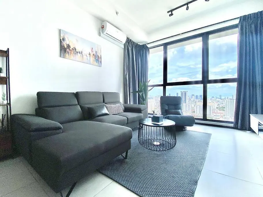 דירה Jelutong Urban Suites #High Floor View #Infinity Pool #Georgetown #4Pax #2Br 2Bath #2 Queen #Quality Well Maintained #Private Host מלזיה