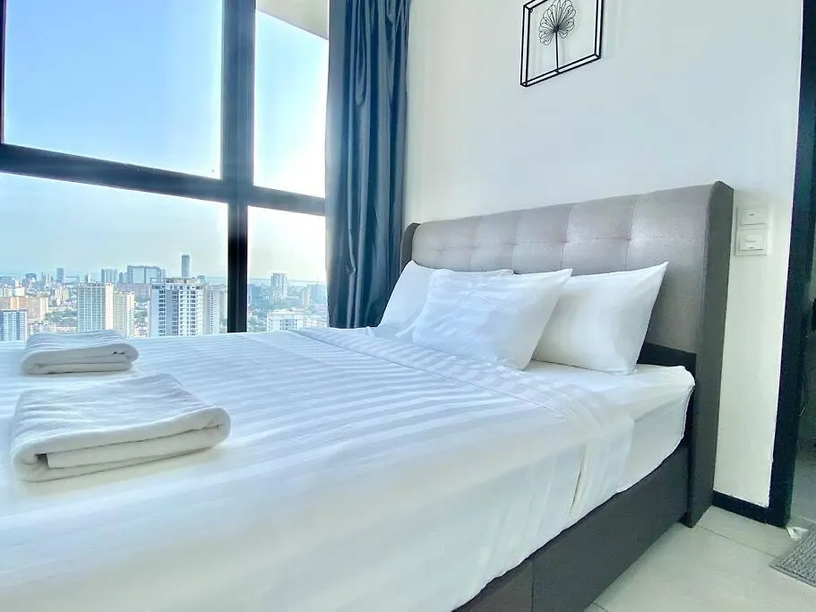 Jelutong Urban Suites #High Floor View #Infinity Pool #Georgetown #4Pax #2Br 2Bath #2 Queen #Quality Well Maintained #Private Host מלזיה