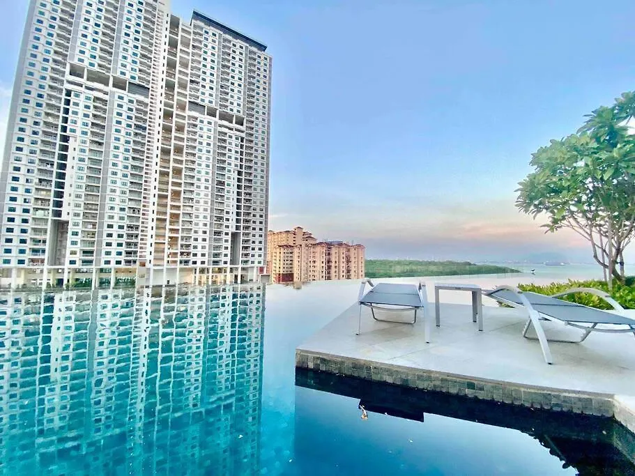 Jelutong Urban Suites #High Floor View #Infinity Pool #Georgetown #4Pax #2Br 2Bath #2 Queen #Quality Well Maintained #Private Host